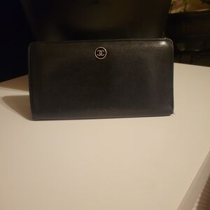 SPECIAL! Authenric CHANEL Black Leather Wallet with Iconic Emblem